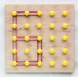 Развивающее пособие "Умные гвоздики"