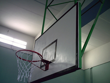 Щит баскетбольный игровой, фанера 18мм, 180х105см на металлической раме