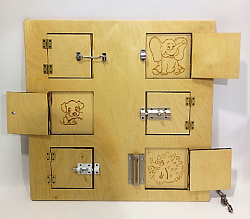 Развивающая панель "Замочки с животными"