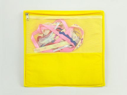 Желтый квадрат "Продень в колечко"