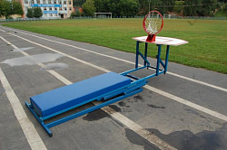 Стойка стритбольная складная с фанерным щитом, кольцом, сеткой и защитой (без противовеса)