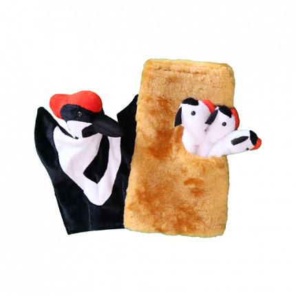 Дятлята в дупле