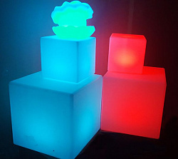 Световой пуф RGB беспроводной 40х40х40 см.
