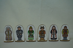 Набор кукол на подставке "Семья якутская" 6 шт. материал - фанера