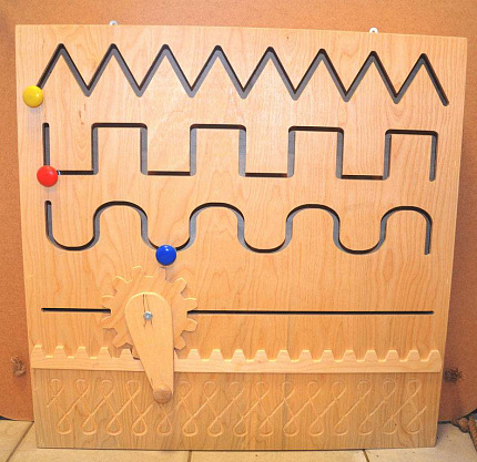 Развивающая панель "Движение по прорези 1"