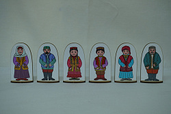Набор кукол на подставке "Семья татарская" 6 шт. материал - фанера