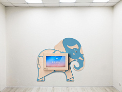 Декоративная сенсорная панель 32" «Слон»