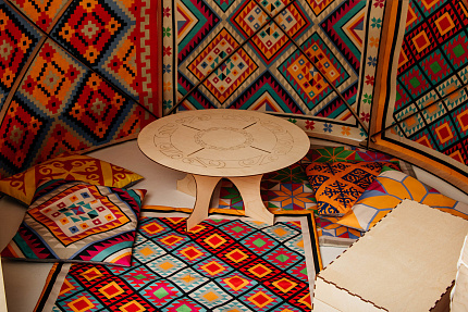 Ковры и подушки для юрты большой