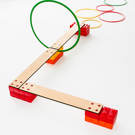 Балансировочная дорожка (3доски+4кирпич)