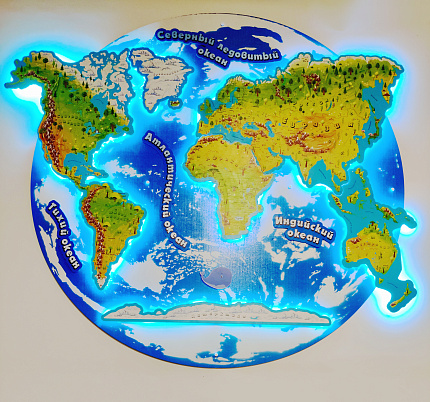 Развивающая магнитная карта мира
с LED-подсветкой